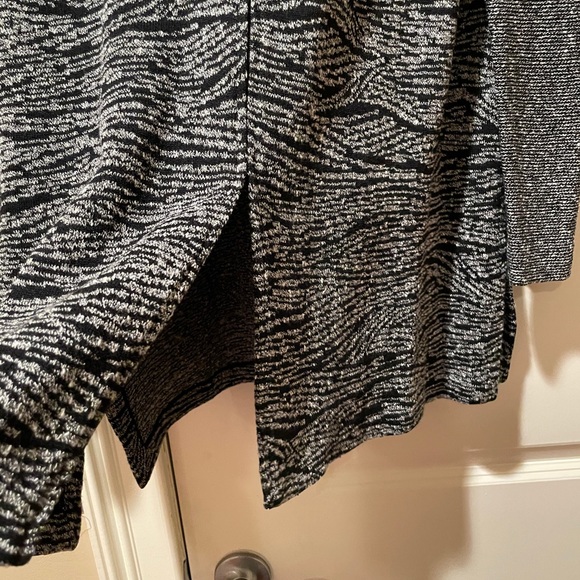 St. John Sweater - Picture 4 of 4